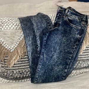 Size 28 flying monkey acid wash skinny jeans